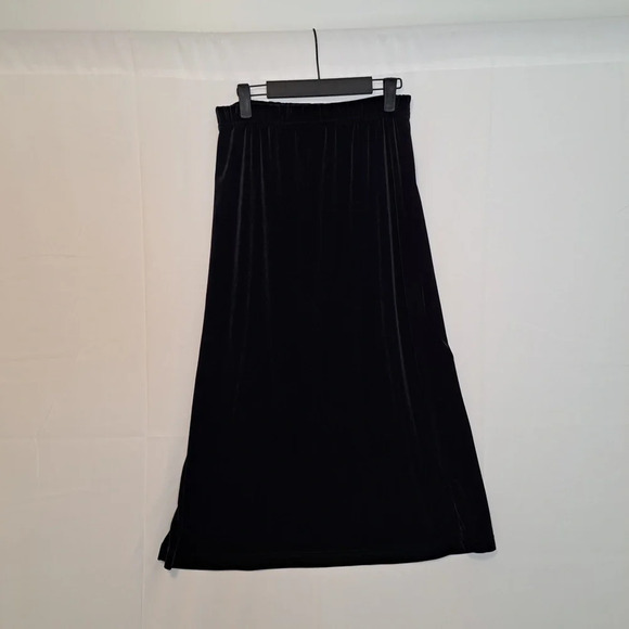 Vintage Basic Editions 90s Black Velvet Velour Witchy Midi Skirt Size Medium - Picture 1 of 5